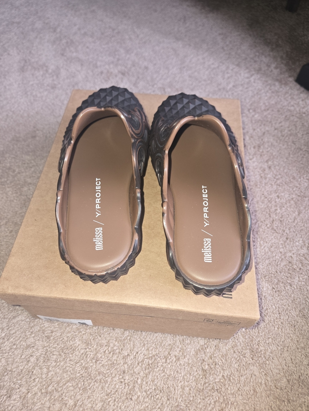 Melissa × Y Project Textured Brown Slip-On Mules with Bronze Leaf Accents - Picture 3 of 4